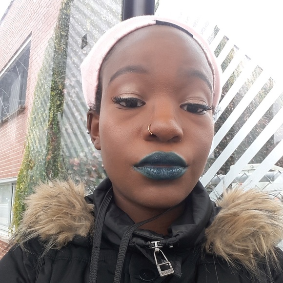 Meet your Posher, Desiree - Picture 4 of 4